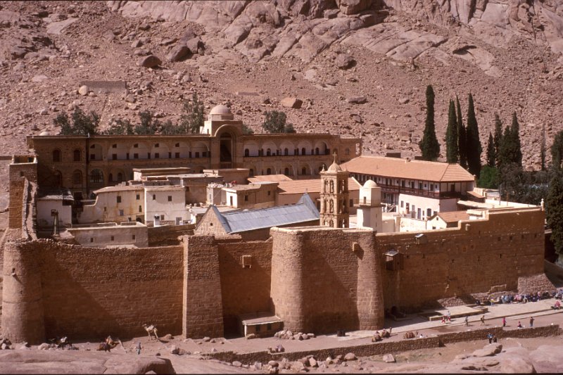 sin5-03.jpg - das jahrhunderte alte kloster