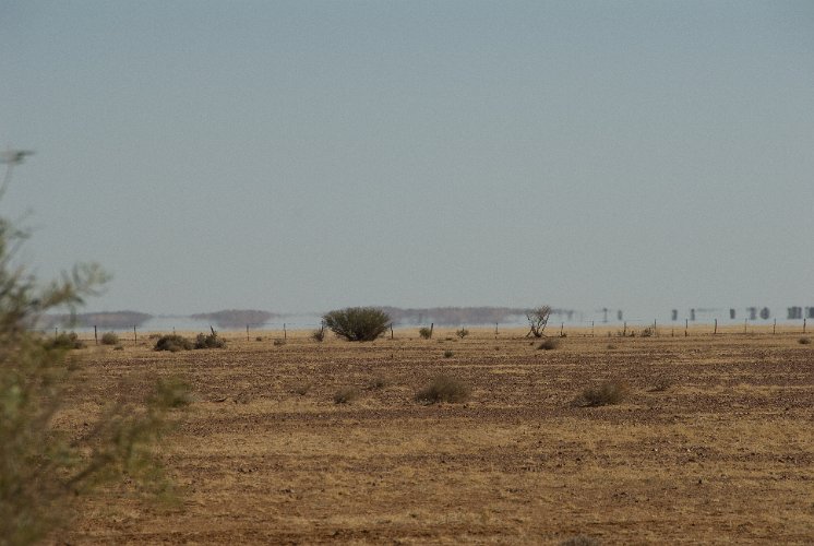 _AU10003.jpg - fata morgana entlang des oodnadatta track