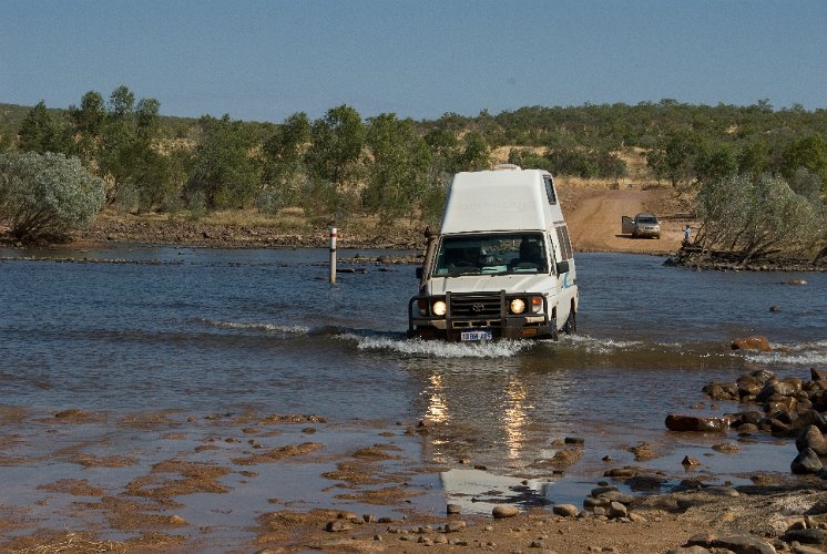 _AUS9402.jpg - durchquerung des pentecost river, er gilt als kritisch, man sollte nicht aussteigen sonst wird man zu krokodilfutter