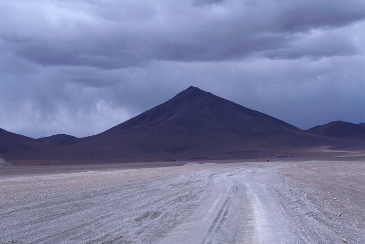 254-14.jpg - uyuni, auf der salzpiste