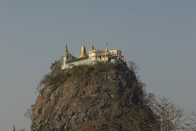 _DSC6323.jpg - mount popa, ein langer weg bis zu den tempeln