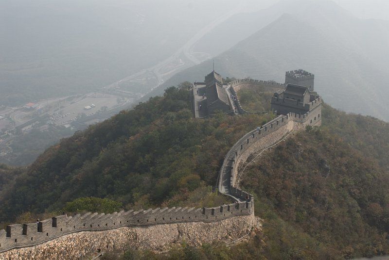 CHI_0411-Bearbeitet.jpg - chinesische mauer, weiter weg vom eingang gibt es weniger leute