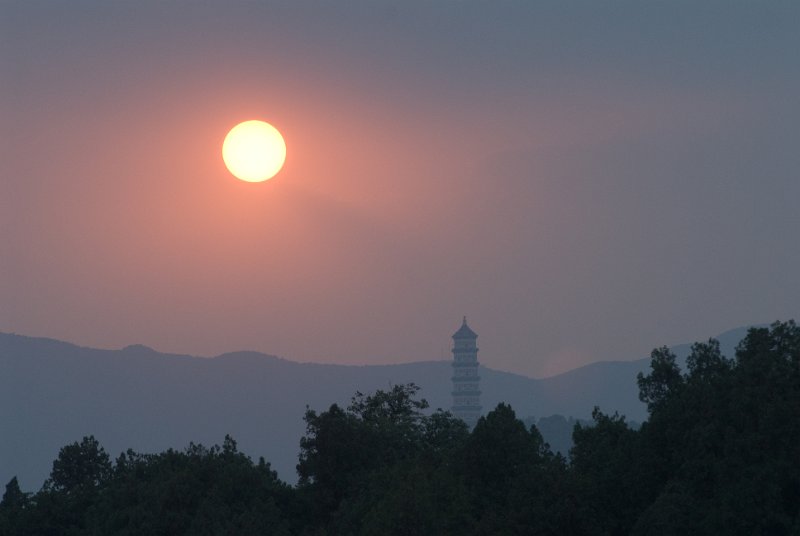 CHI_0670.jpg - sonnenuntergang in der nähe des sommerpalastes