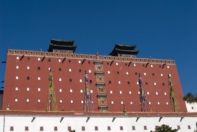 CHI_0853.jpg - der putuo zongchen miao, der tempel der putuo-lehre sieht fast aus wie der potala-palast in lhasa