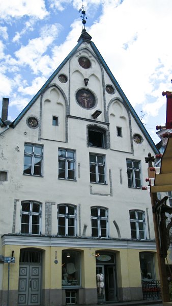 DSCF5209.jpg - Tallinn -   Fassade eines Altstadthauses