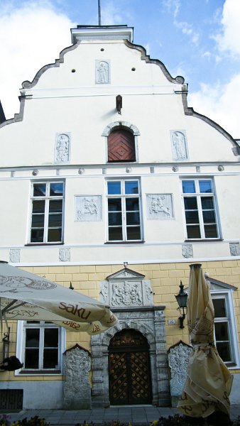 DSCF5213.jpg - Tallinn -  Fassade eines Altstadthauses
