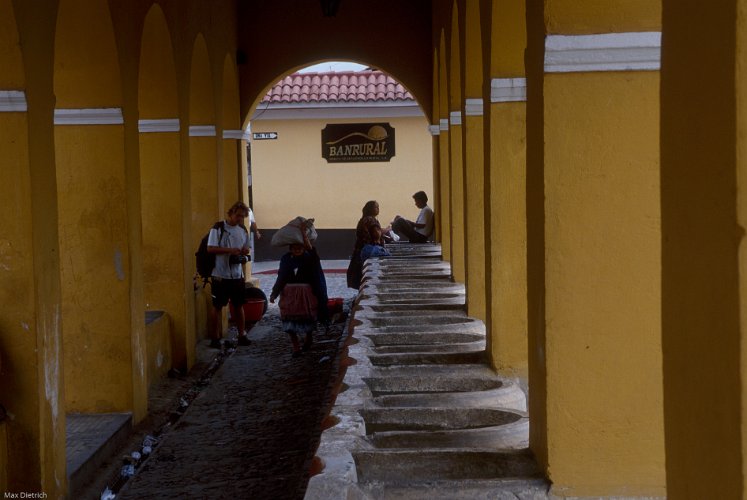 175-20.jpg - antigua guatemala, anlage für die grosse wäsche