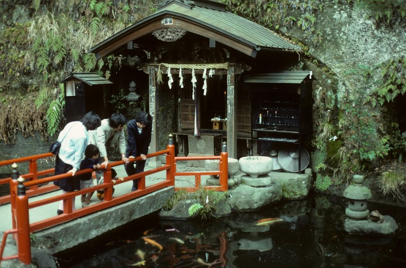 1982-0024-004-Bearbeitet.jpg - auch die fische werden gehegt und gepflegt