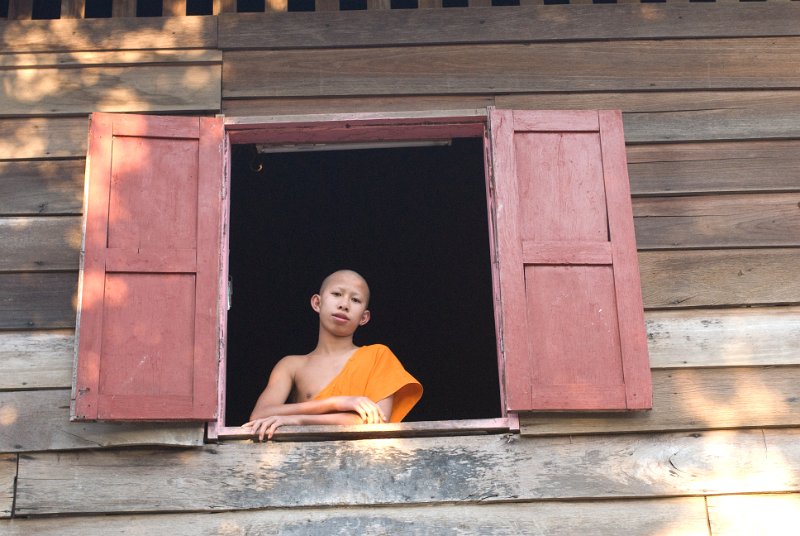 CHI_3762.jpg - luang prabang - junger mönch im kloster