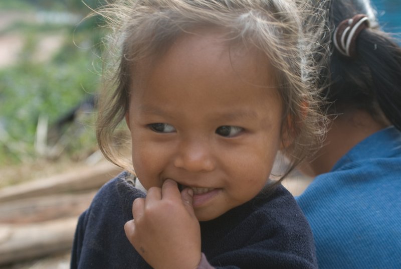 CHI_3916.jpg - luang nam tha - man weiss ja nie mit diesen fremden