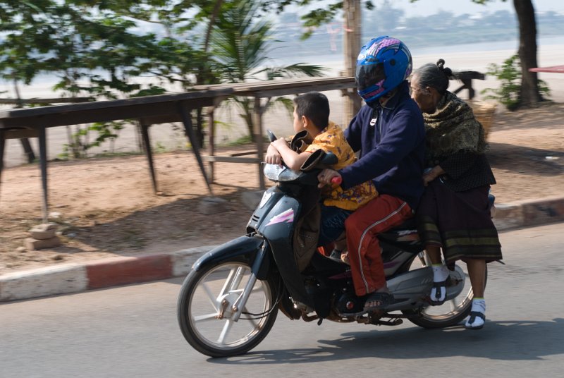 CHI_3375.jpg - vientiane - familienausflug