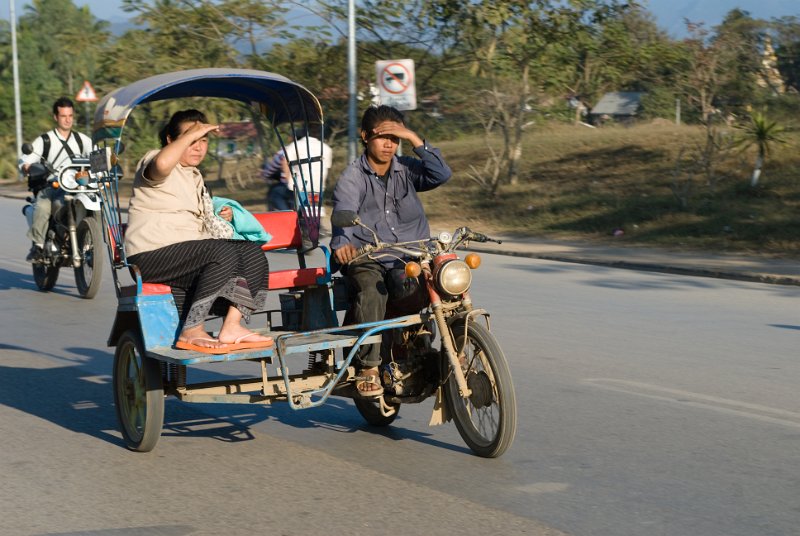 CHI_3541.jpg - luang prabang - lokales taxi