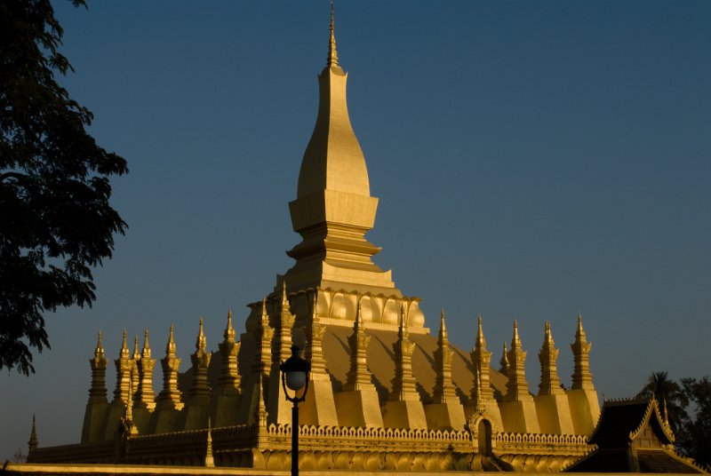 _CHI4223.jpg - vientiane - der pha that luang