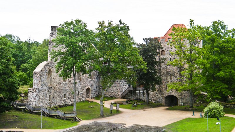 DSCF5249.jpg - Sigulda - Burg - Innenhof