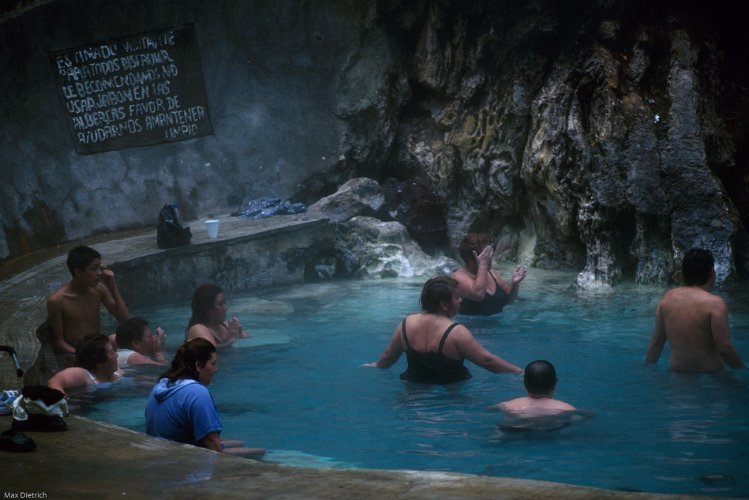 152-29.jpg - ... kunden sich im schwefelhaltigem wasser aufwärmen