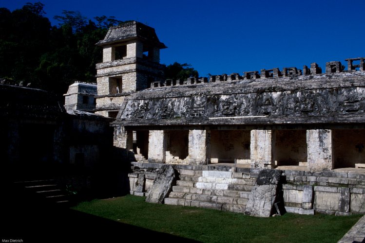 156-30.jpg - palenque ruinen