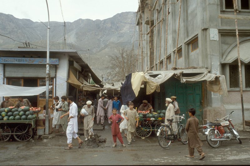 p05-02.jpg - gilgit, strasseszene