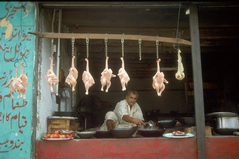p05-10.jpg - gilgit, hühner und hühnersuppe