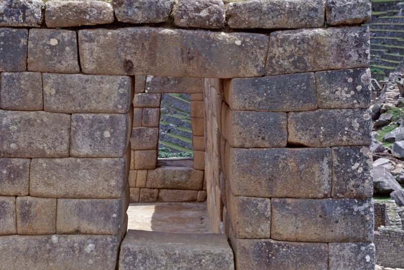 242a-11.jpg - machu pichu, fenster