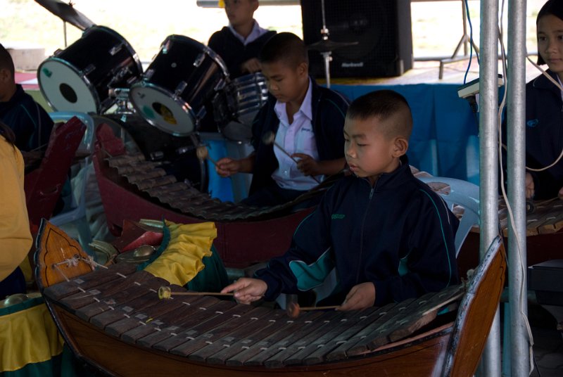 _DSC7131.jpg - chiang saen - sieht aus wie ein xylofon oder eine marimba