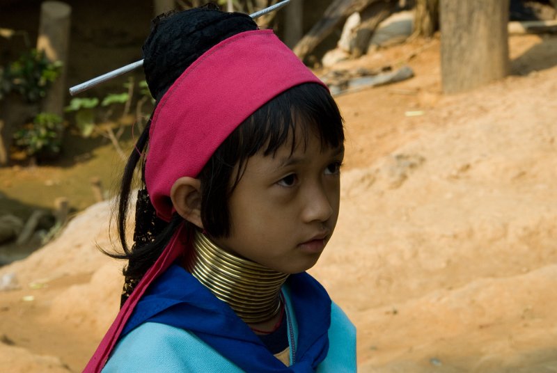 _DSC7285.jpg - mae hong son - junge padaung im flüchtlingsdorf