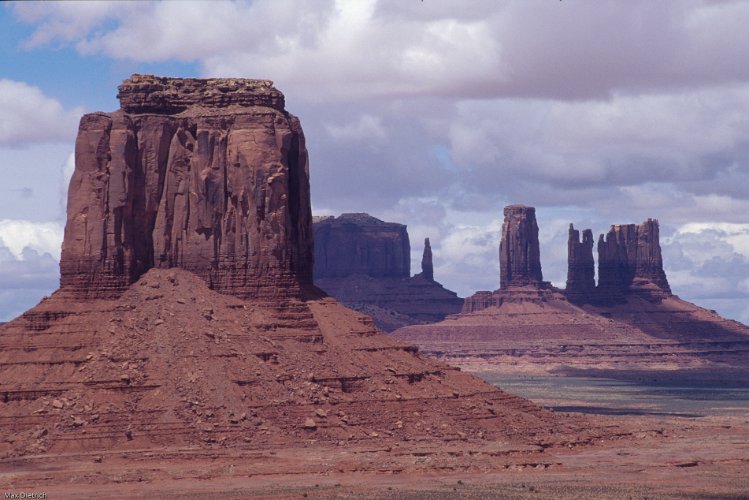 380.jpg - monument valley