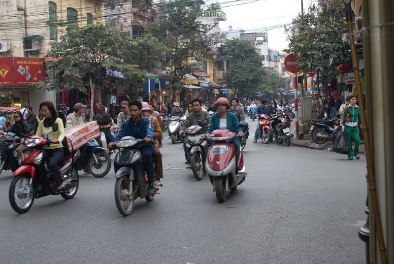 CHI_2084.jpg - hanoi - millionen von motorrädern