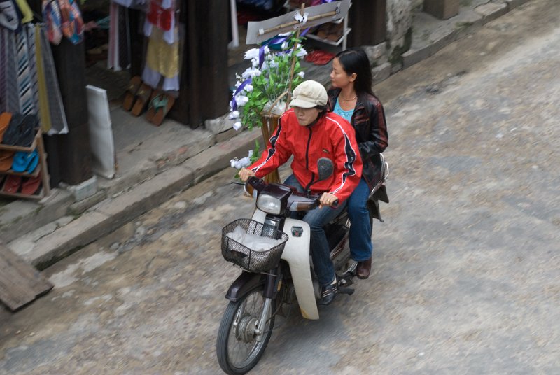 CHI_2786.jpg - hoi an - blumen werden geliefert