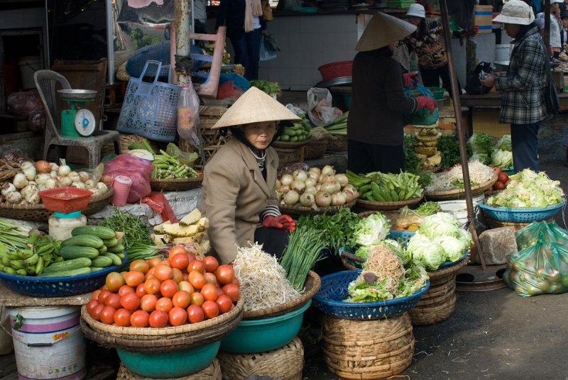 CHI_3146.jpg - dalat - auch auf dem markt ersetzt der plastic bald alle körbe