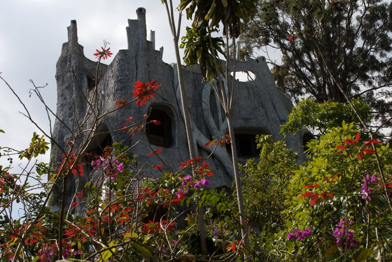 CHI_3275.jpg - dalat - das verrückte haus, die architektin ist tochter eines freundes von ho chi min und so wurde der abgelehnte bau doch noch bewilligt