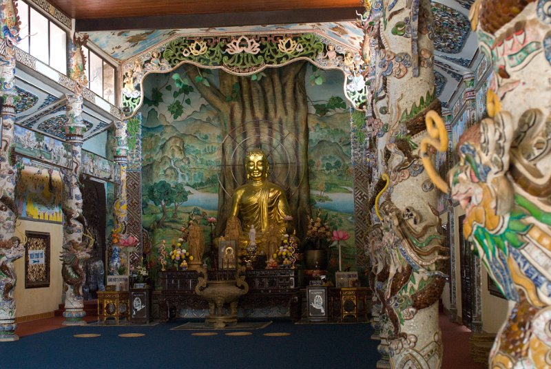CHI_3356.jpg - dalat - linh phuoc pagoda, am ende der 8km langen schmalspurbahn
