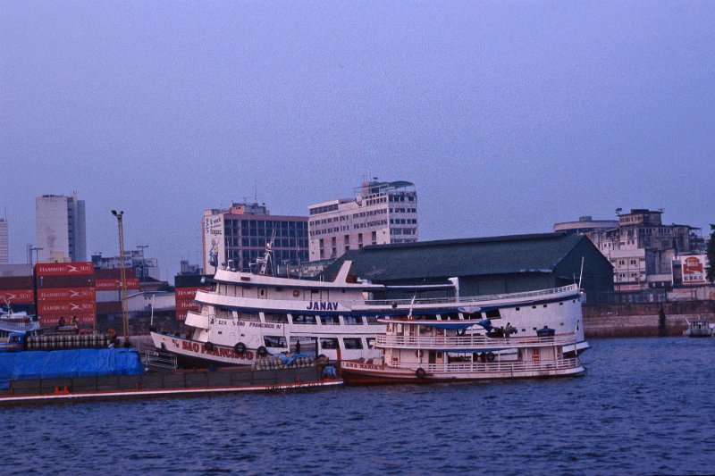 368-22-Bearbeitet.jpg - amazon boats are built like bananas