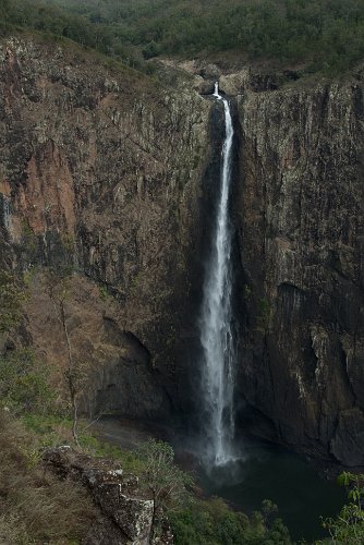 _AUS0071.jpg - wallman fall in the lumholtz national park