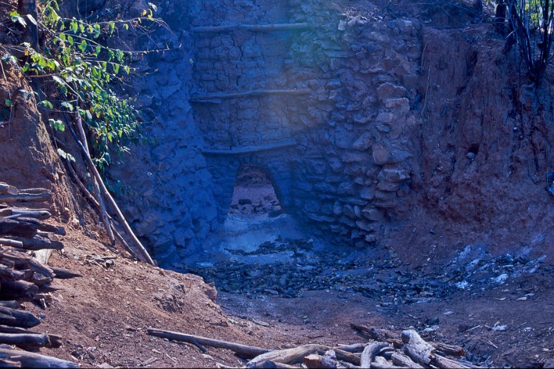 363-09-Bearbeitet.jpg - a lime kiln in ceara