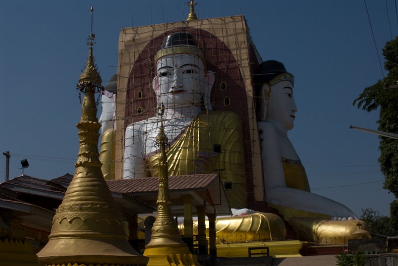 _CHI5032.jpg - bago, kyaik pun paya, four sitting buddhas