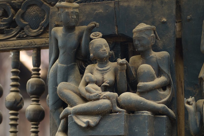 _DSC6395.jpg - delicate wood carvings around the whole temple