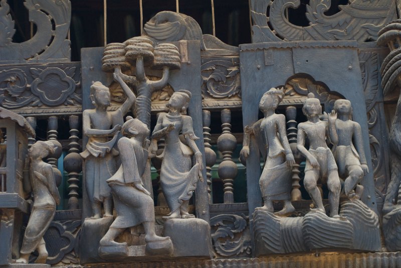 _DSC6414.jpg - all wood carvings