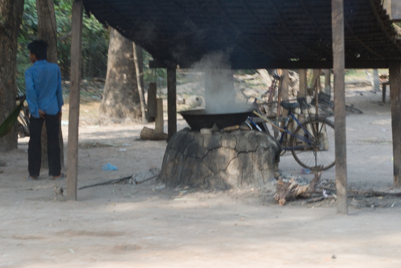 _CHI4812.jpg - cooking palm sirup to get sugar