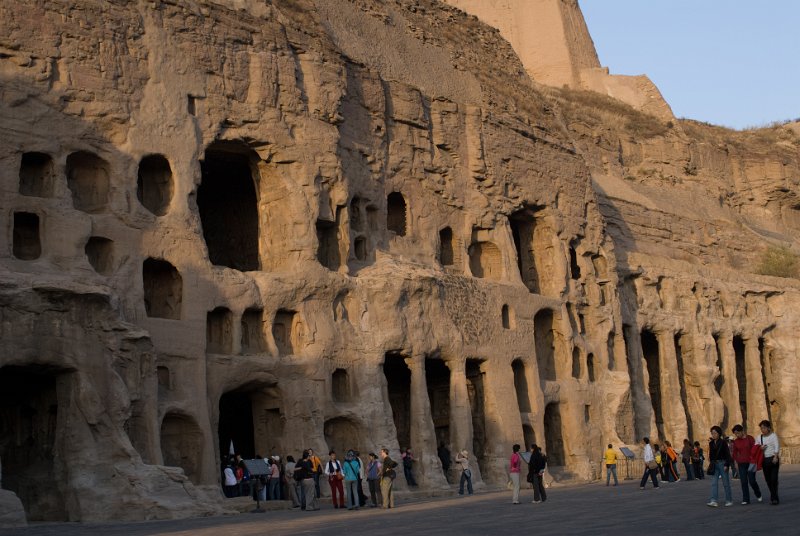 CHI_0775.jpg - the cloud ridge caves, started around 500 a.d., there is a heavy indian influance 