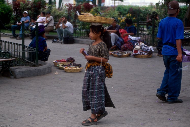 175a-04.jpg - she is selling snacks