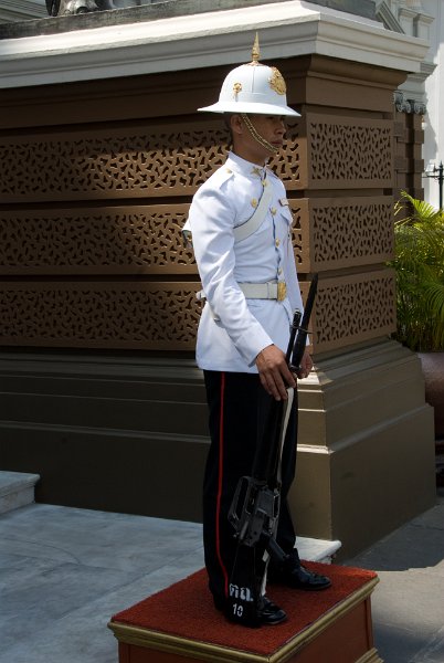 _DSC6711.jpg - bangkok - royal guardsman