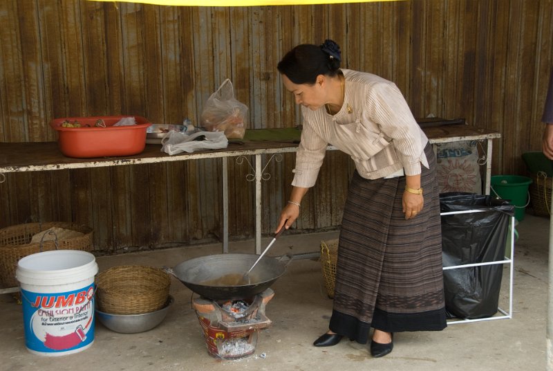 _DSC7139.jpg - chiang saen - women cooked for everybody