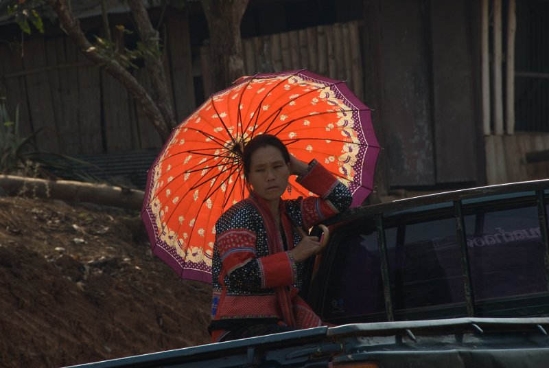 _DSC7267.jpg - pai - she was waiting for the driver