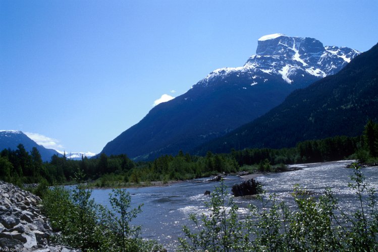 104-23.jpg - bella coola valley, bc